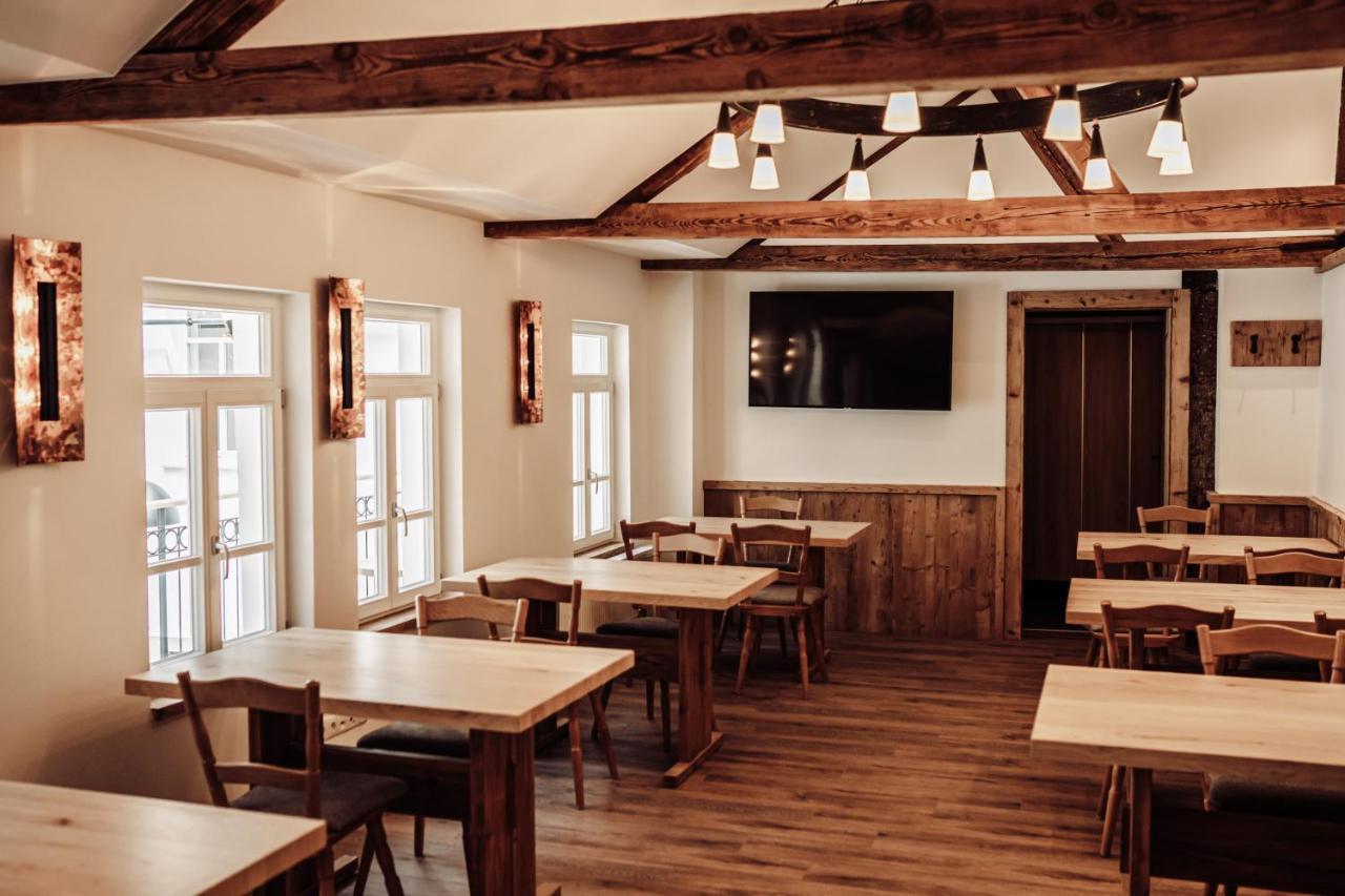 Großwallstadt Gasthaus Zum Adler מראה חיצוני תמונה